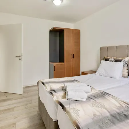 Pleasant In With A Terrace Apartment *